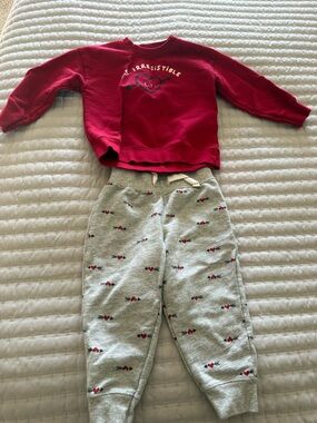 Carter's Red Sweatshirt and Light Gray Joggers Set with Heart Details - worn 1x